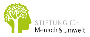Logo Stiftung für Mensch & Umwelt Kopfsiluet in grün mit Gehirn als Baumkrone