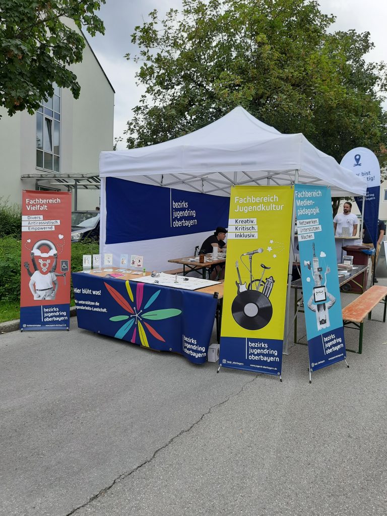 Der Stand des Bezirksjugendring auf der Eröffnungsfeier des ZAMMA in Holzkirchen
